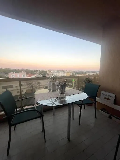 Appartement Vue Mer, 5Min A Pied De La Plage, Parking Prive Vallauris