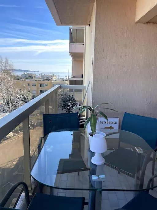 Appartement Vue Mer, 5Min A Pied De La Plage, Parking Prive Vallauris Apartamento